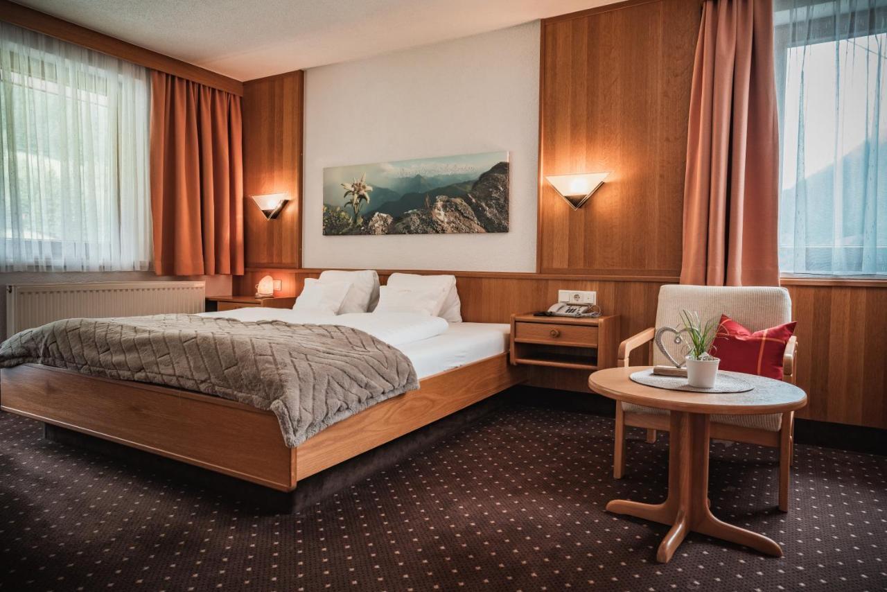 Hotel Garni Romantika St. Leonhard im Pitztal Zewnętrze zdjęcie