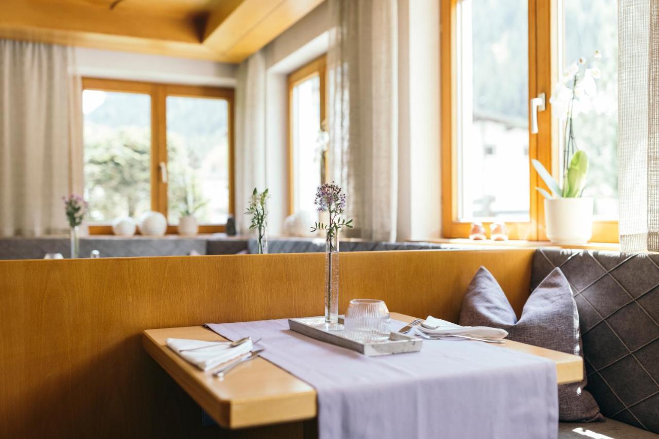 Hotel Garni Romantika St. Leonhard im Pitztal Zewnętrze zdjęcie