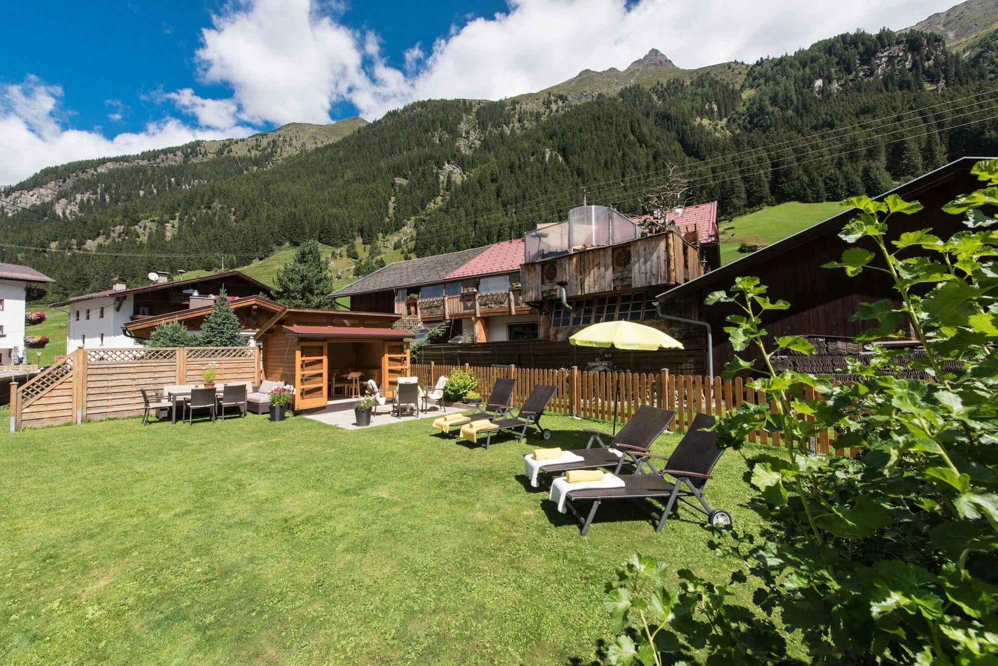 Hotel Garni Romantika St. Leonhard im Pitztal Zewnętrze zdjęcie