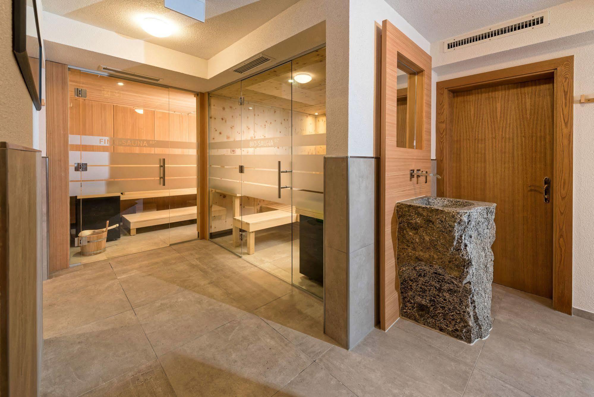 Hotel Garni Romantika St. Leonhard im Pitztal Zewnętrze zdjęcie
