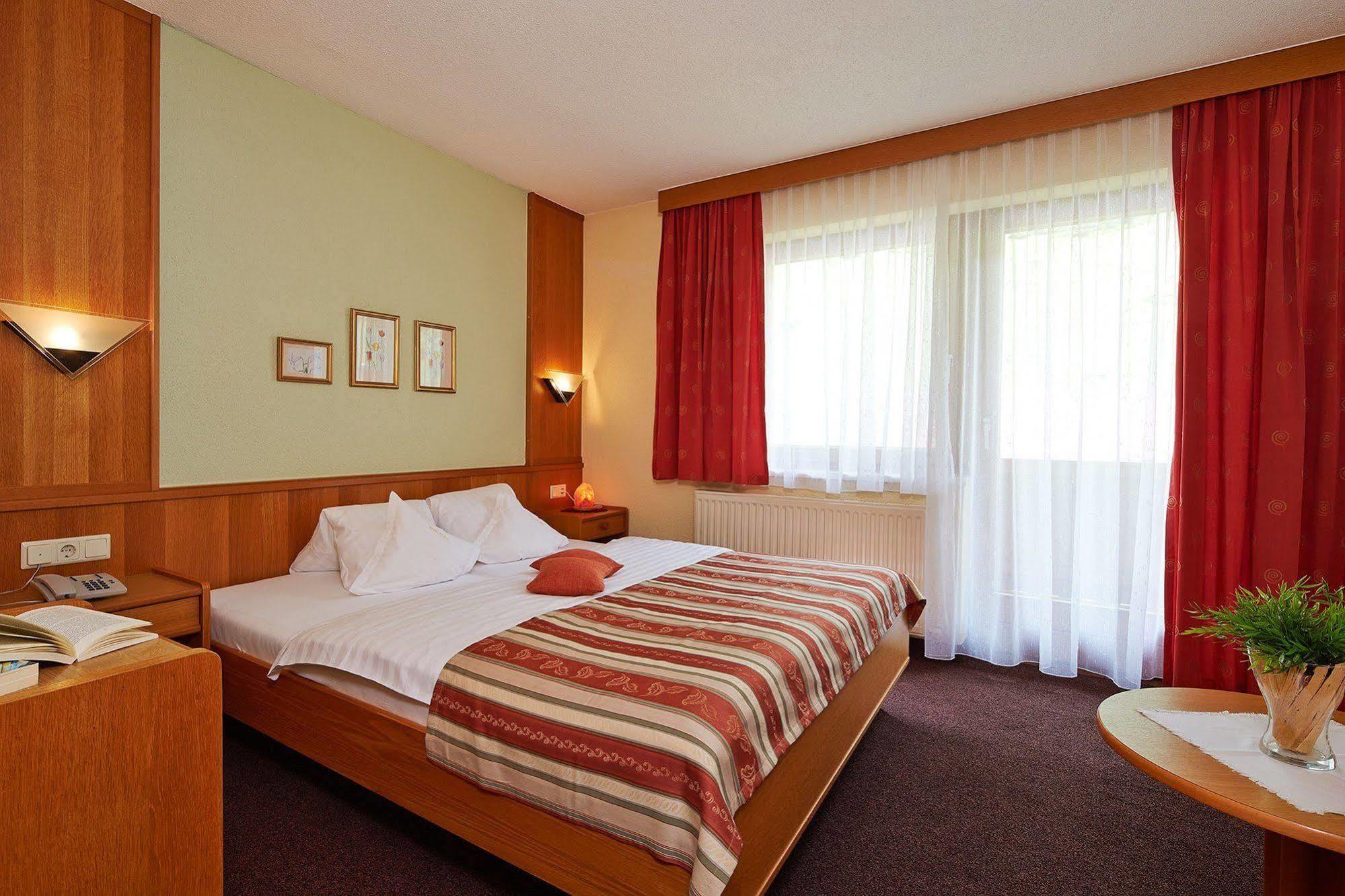 Hotel Garni Romantika St. Leonhard im Pitztal Zewnętrze zdjęcie
